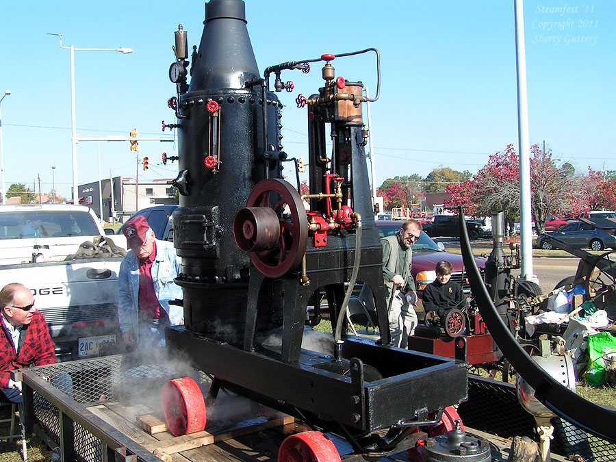 Medimum steam engine - Soule Live Steam Festival Meridian, MS 2011