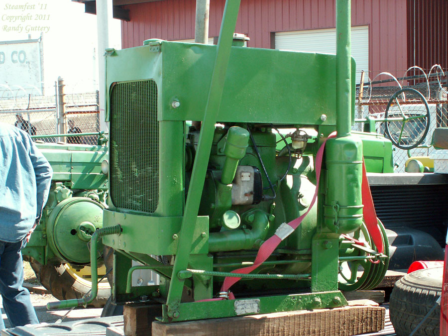 John Deere Stationary Engine - Soule' Steamfest 2011